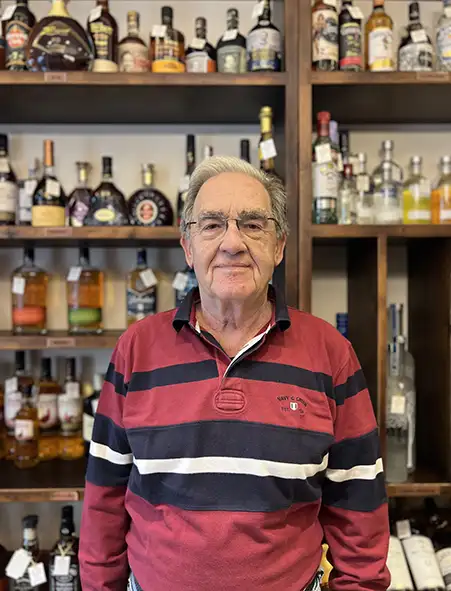 Karonis Wine Shop Owners